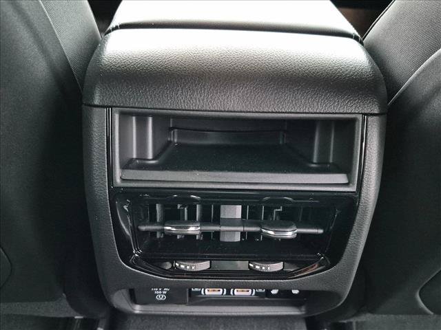 Used 2025 Jeep Grand Cherokee Limited RWD image 13