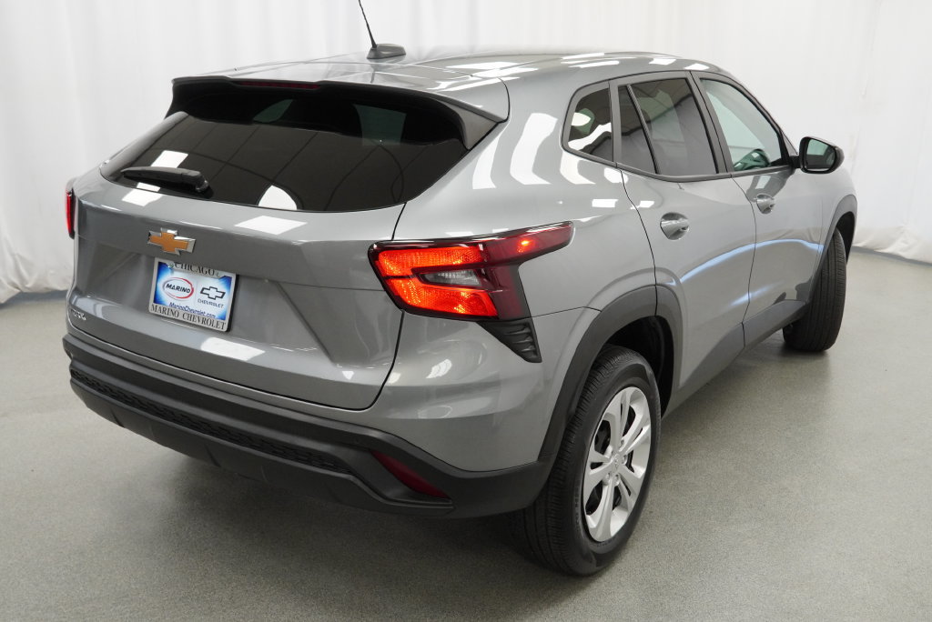 Used 2024 Chevrolet Trax LS w/ Driver Confidence Package FWD image 17
