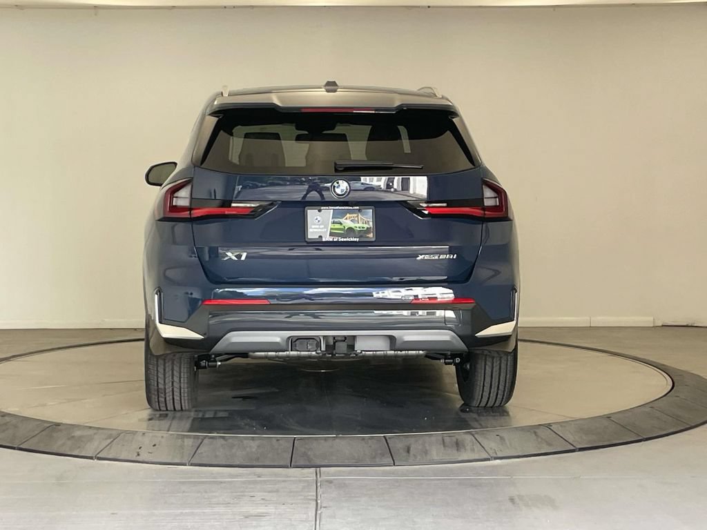 New 2026 BMW X1 xDrive28i w/ Convenience Package AWD/4WD image 4