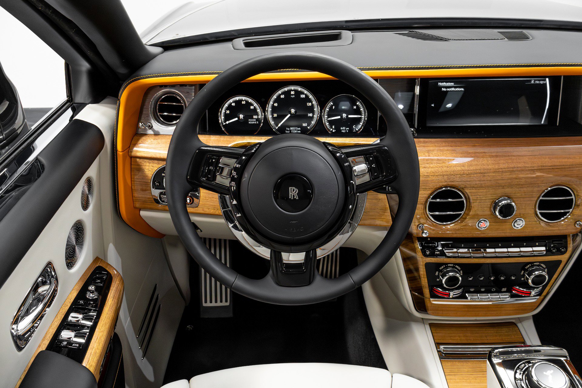 Used 2019 Rolls-Royce Phantom Sedan image 76