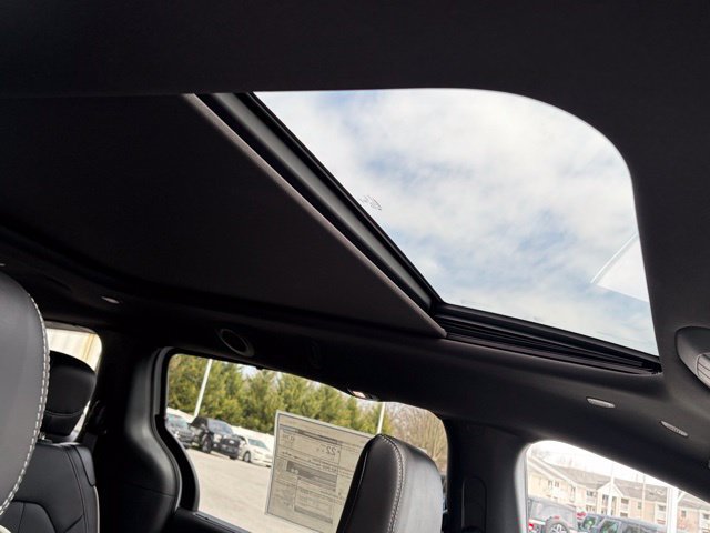 New 2026 Chrysler Pacifica Limited FWD image 33