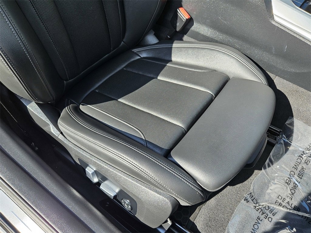 Used 2024 BMW 430i Convertible image 32