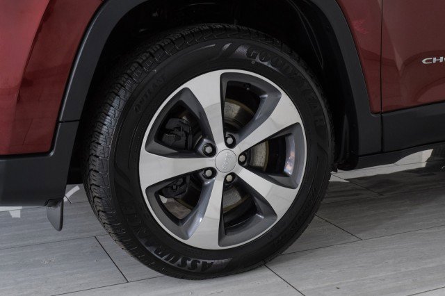 Used 2019 Jeep Cherokee Limited image 49