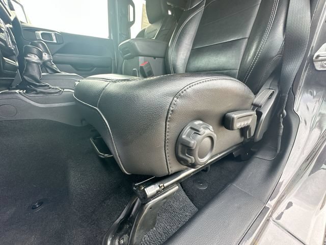 Used 2021 Jeep Wrangler Unlimited Sahara w/ Cold Weather Group AWD/4WD image 14