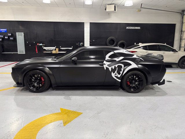 Used 2022 Dodge Challenger SRT Hellcat RWD image 5