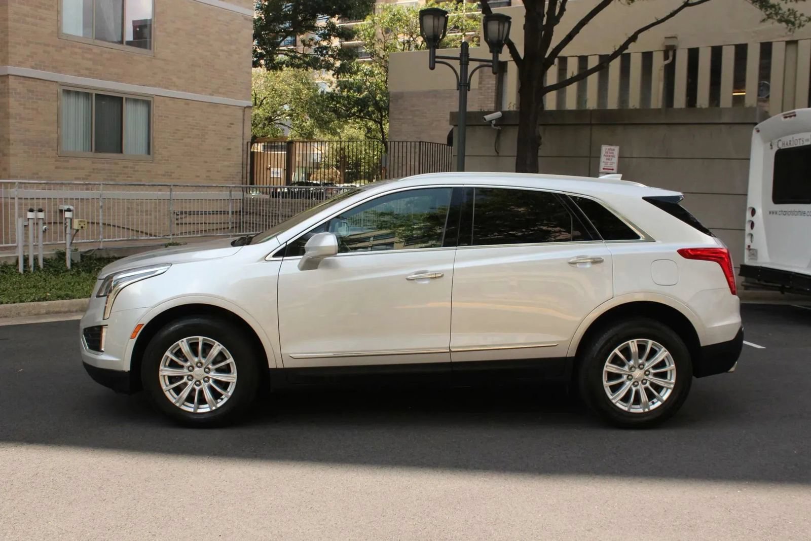 Used 2018 Cadillac XT5 AWD image 12
