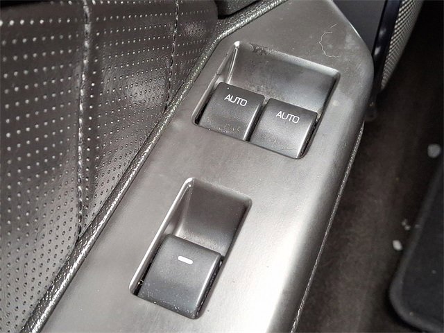 Used 2010 Ford Mustang Convertible image 29