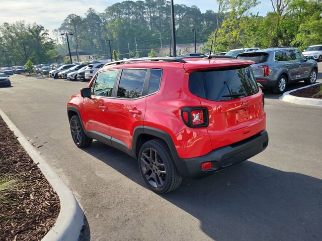 Used 2022 Jeep Renegade Latitude w/ Convenience Group AWD/4WD image 3