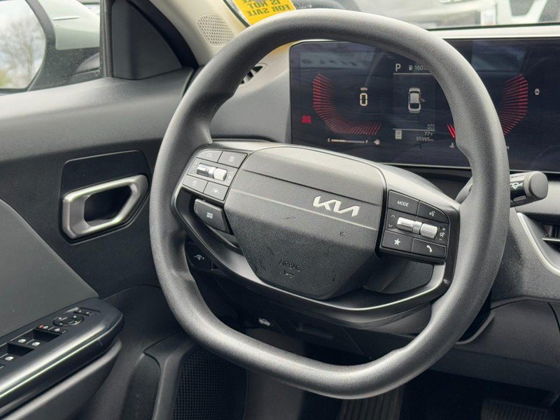 Used 2025 Kia K4 FWD image 12