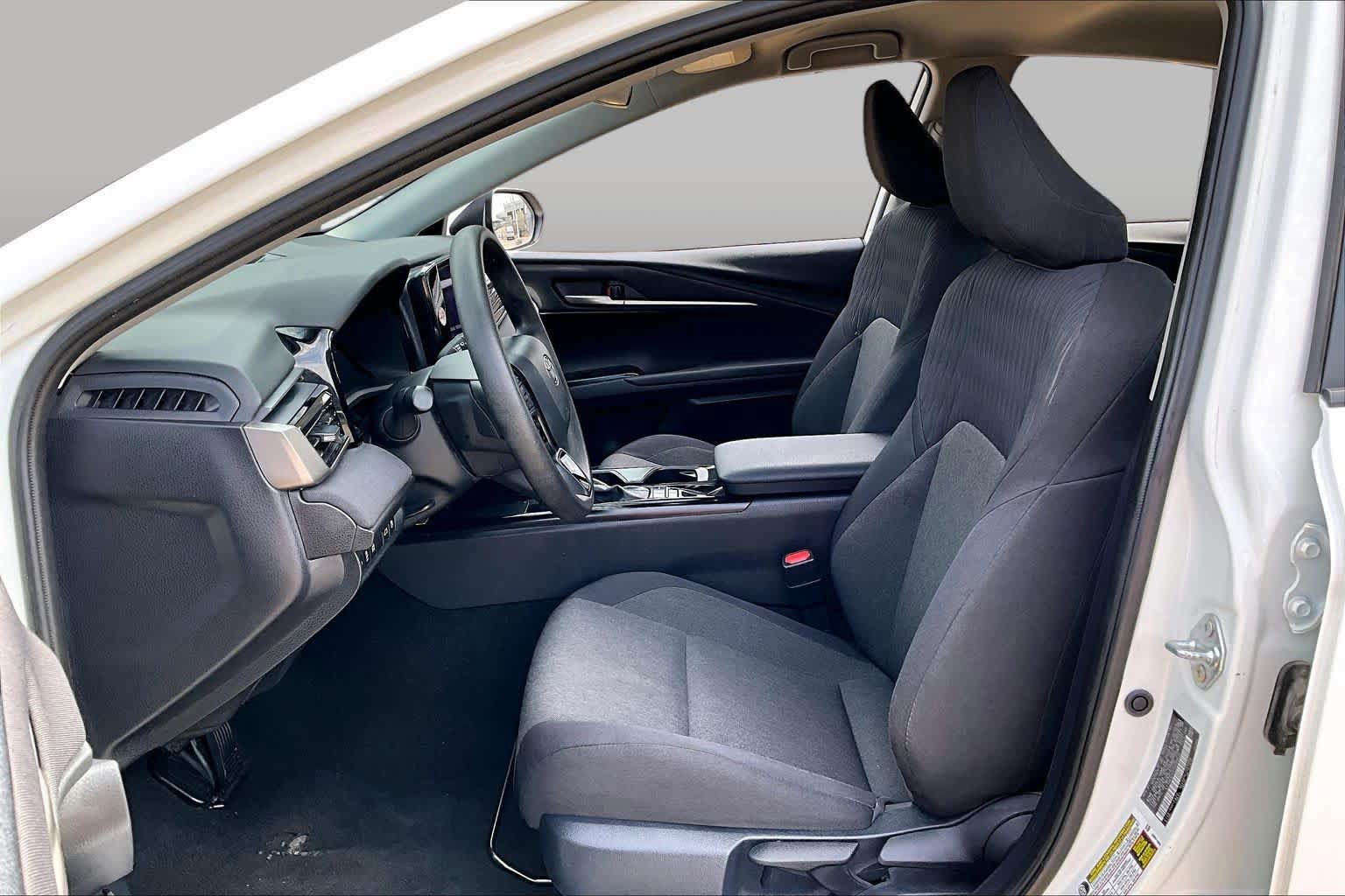 Used 2025 Toyota Camry LE FWD image 8