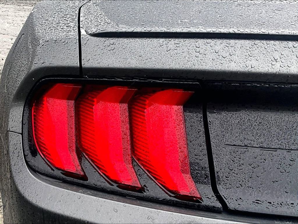 Used 2018 Ford Mustang Premium image 27