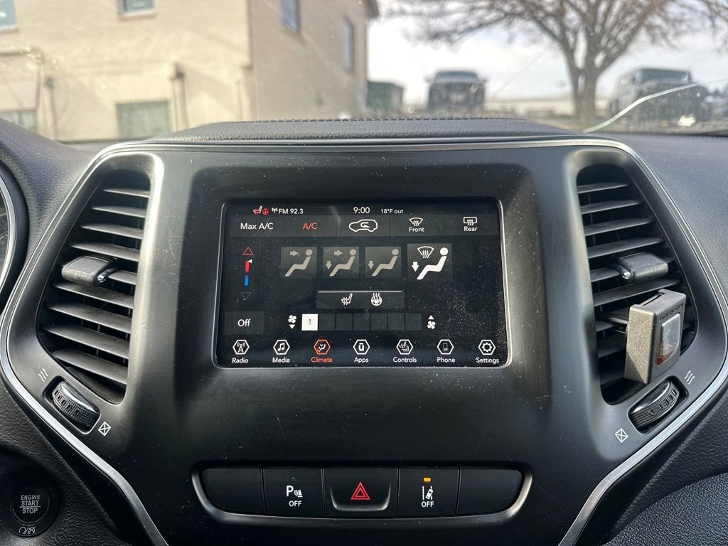Used 2021 Jeep Cherokee Latitude Plus image 17