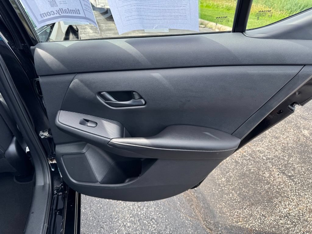 Used 2025 Nissan Sentra SV FWD image 23