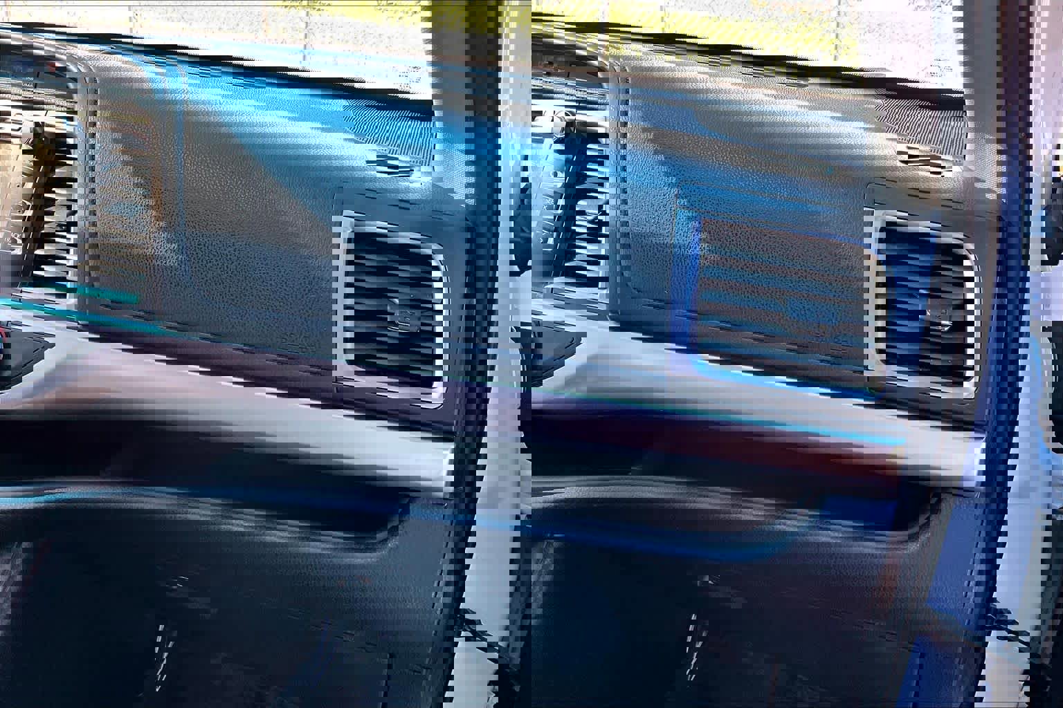 Used 2019 Toyota Highlander Plus FWD image 19