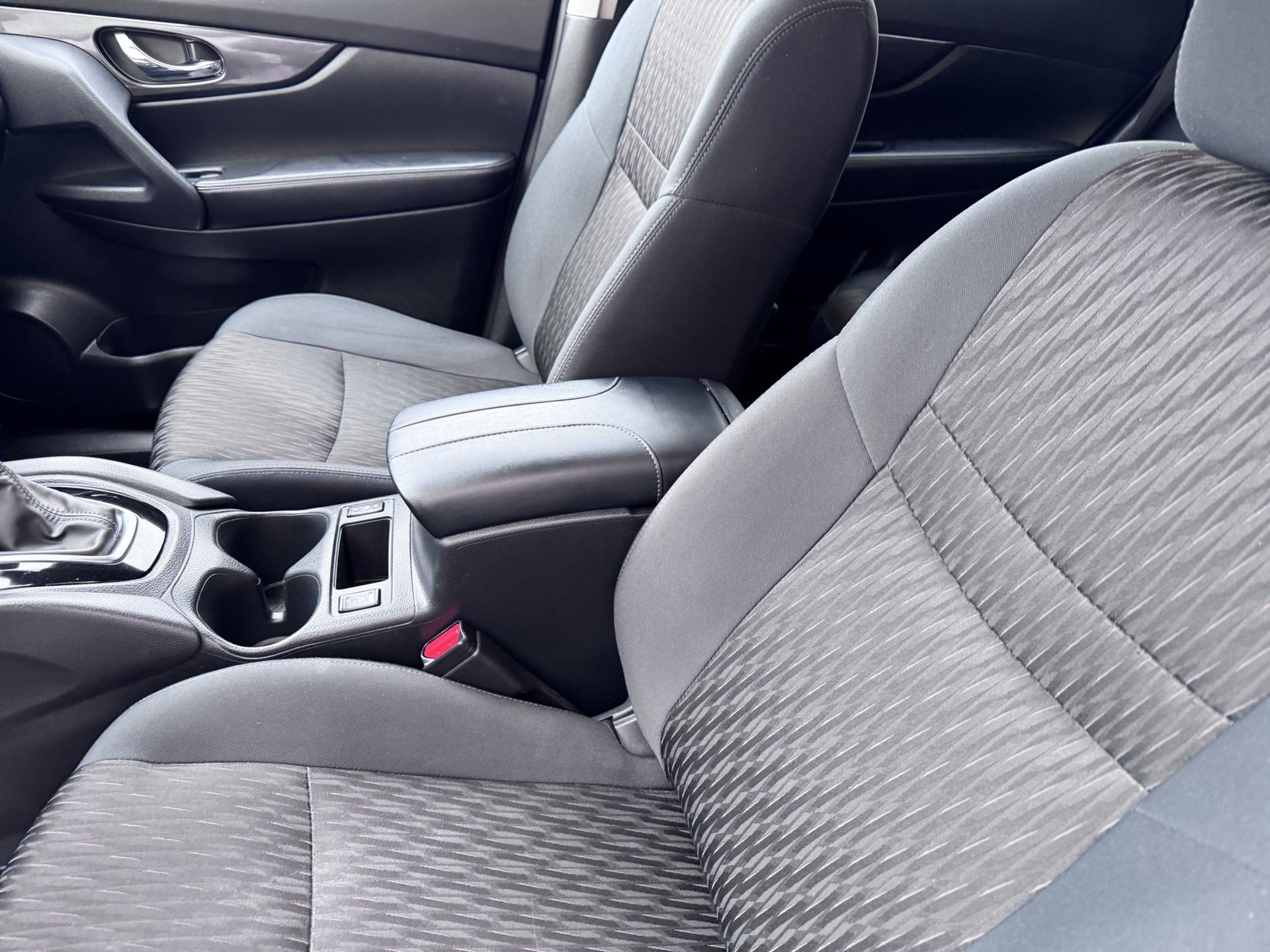 Used 2020 Nissan Rogue SV image 19