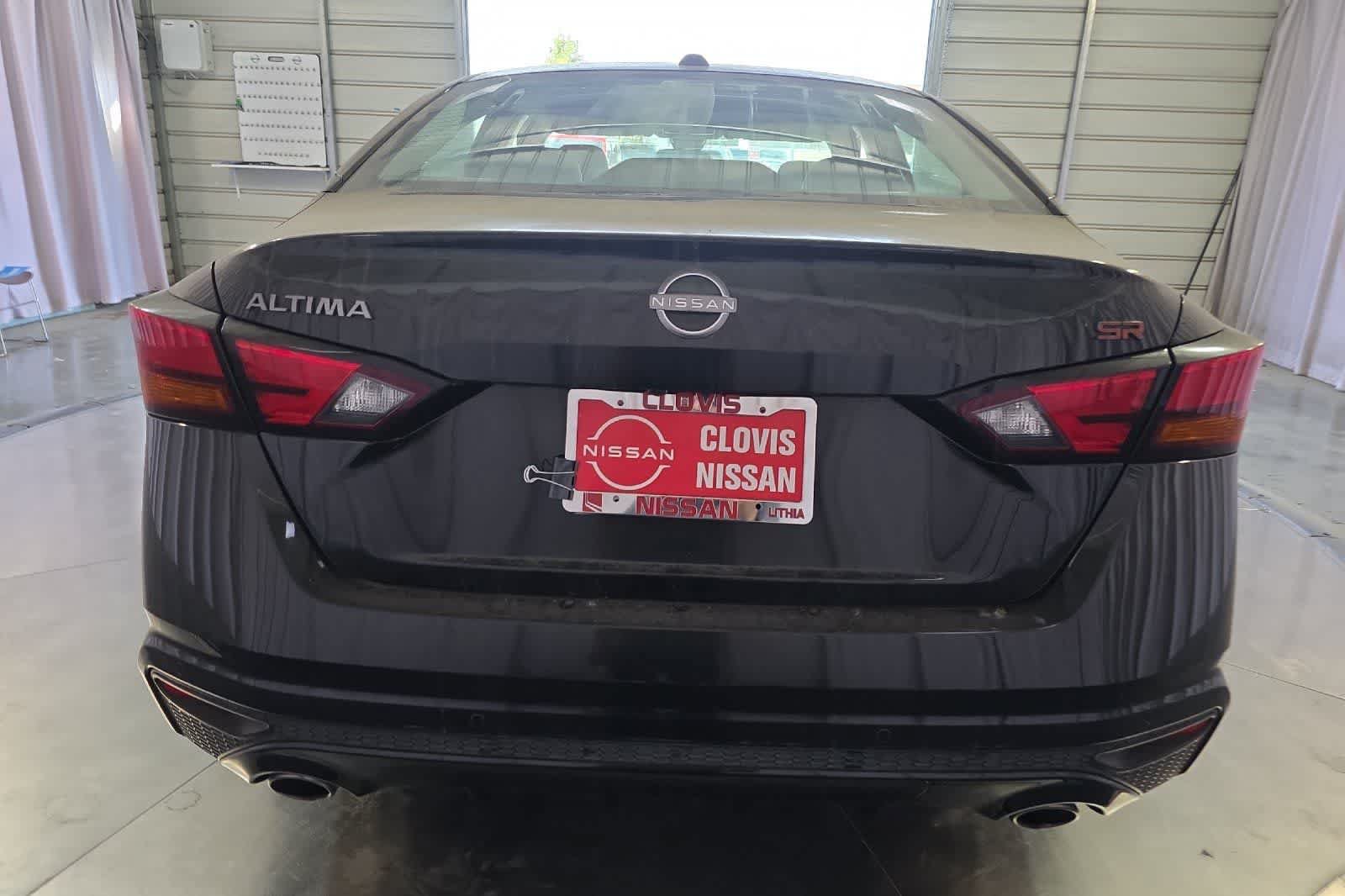 Used 2023 Nissan Altima 2.5 SR FWD image 8