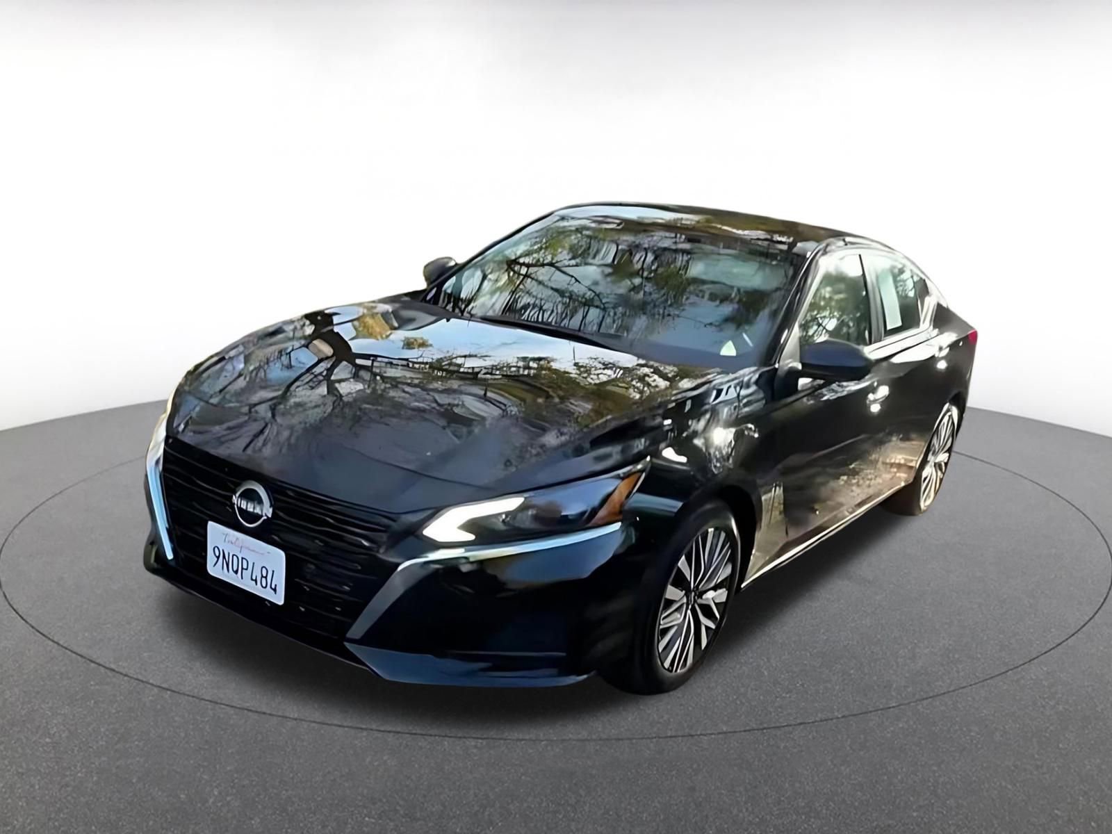 Used 2025 Nissan Altima 2.5 SV image 7