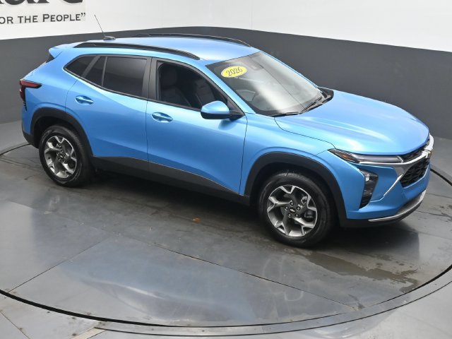 Used 2026 Chevrolet Trax LT w/ LT Convenience Package FWD image 42