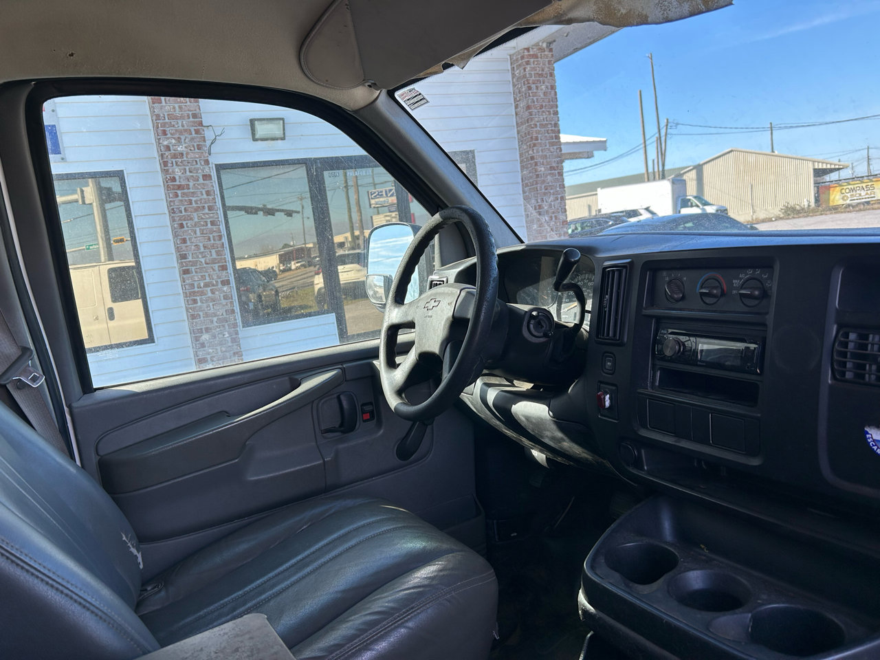 Used 2005 Chevrolet Express 1500 image 17