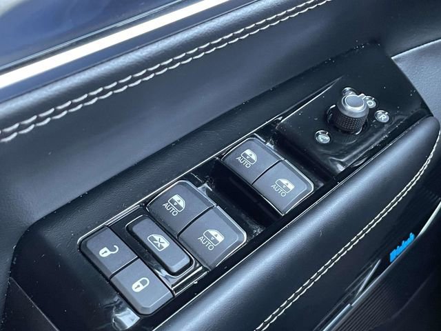 Used 2022 Jeep Grand Wagoneer Series II AWD/4WD image 32