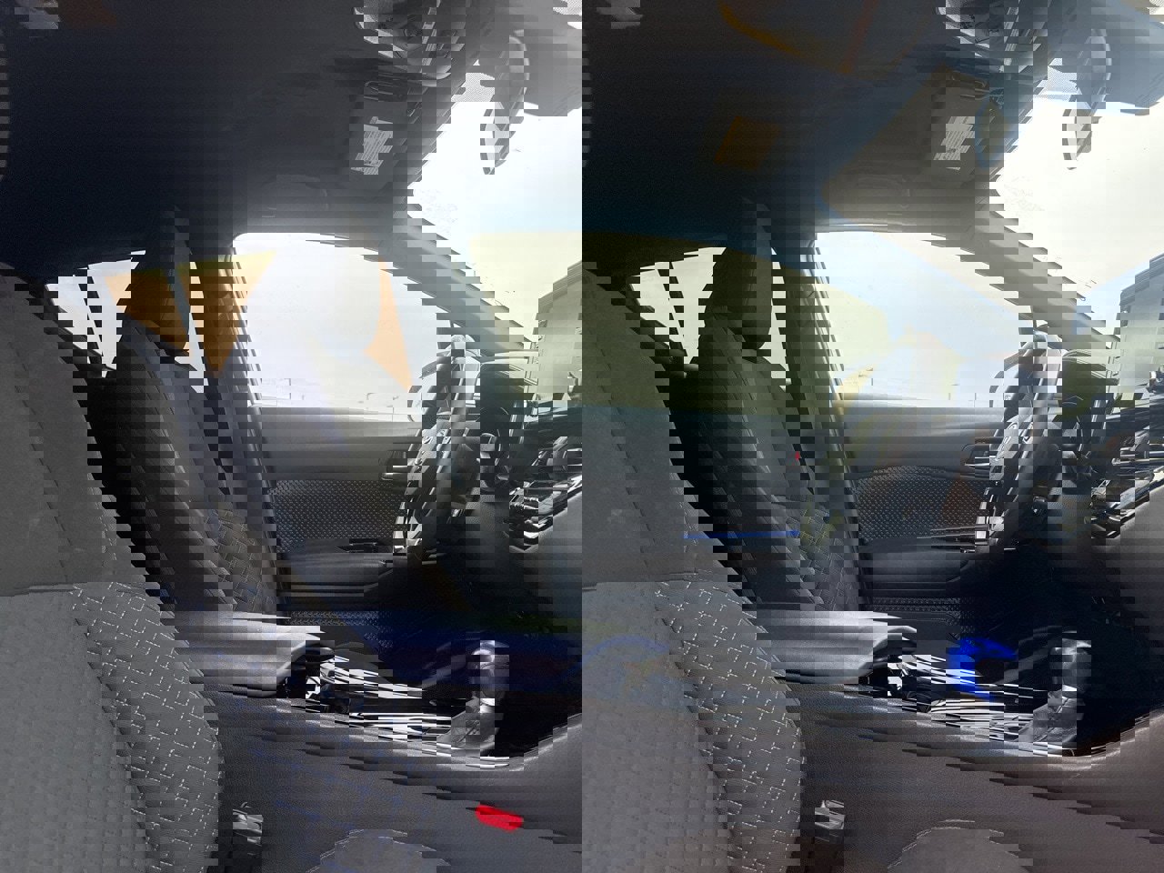 Used 2020 Toyota C-HR XLE image 29