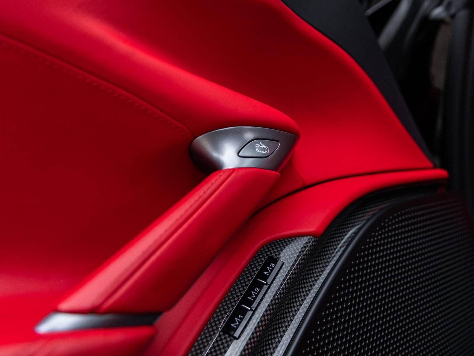 Used 2024 Ferrari Roma Spider image 26