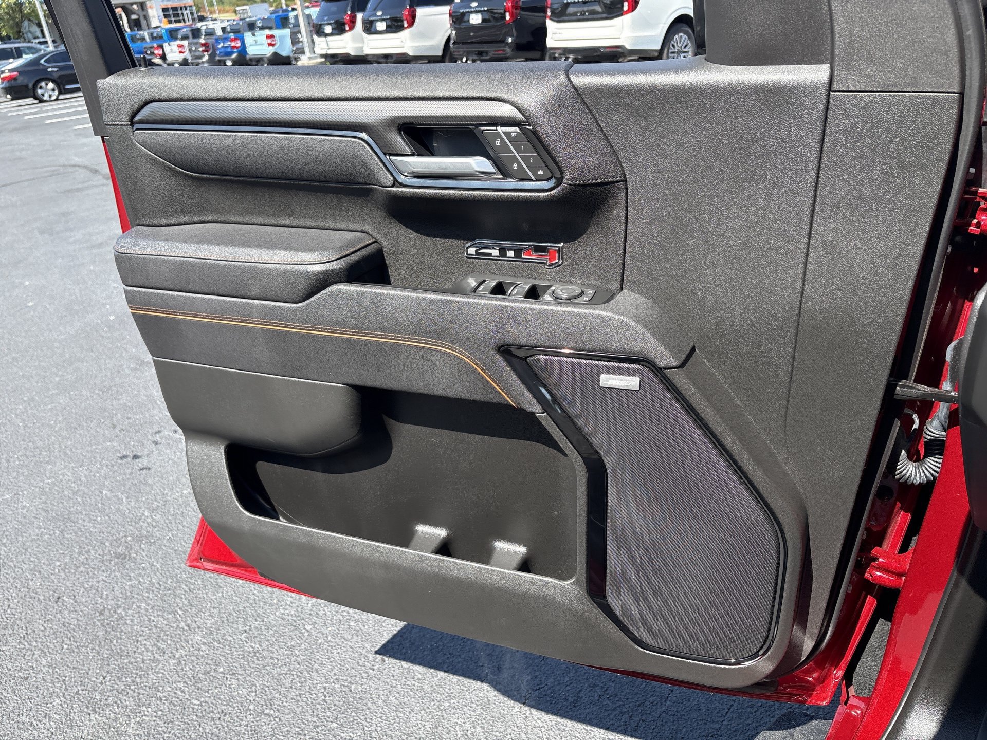 Used 2025 GMC Sierra 1500 AT4 w/ AT4 Premium Package AWD/4WD image 12