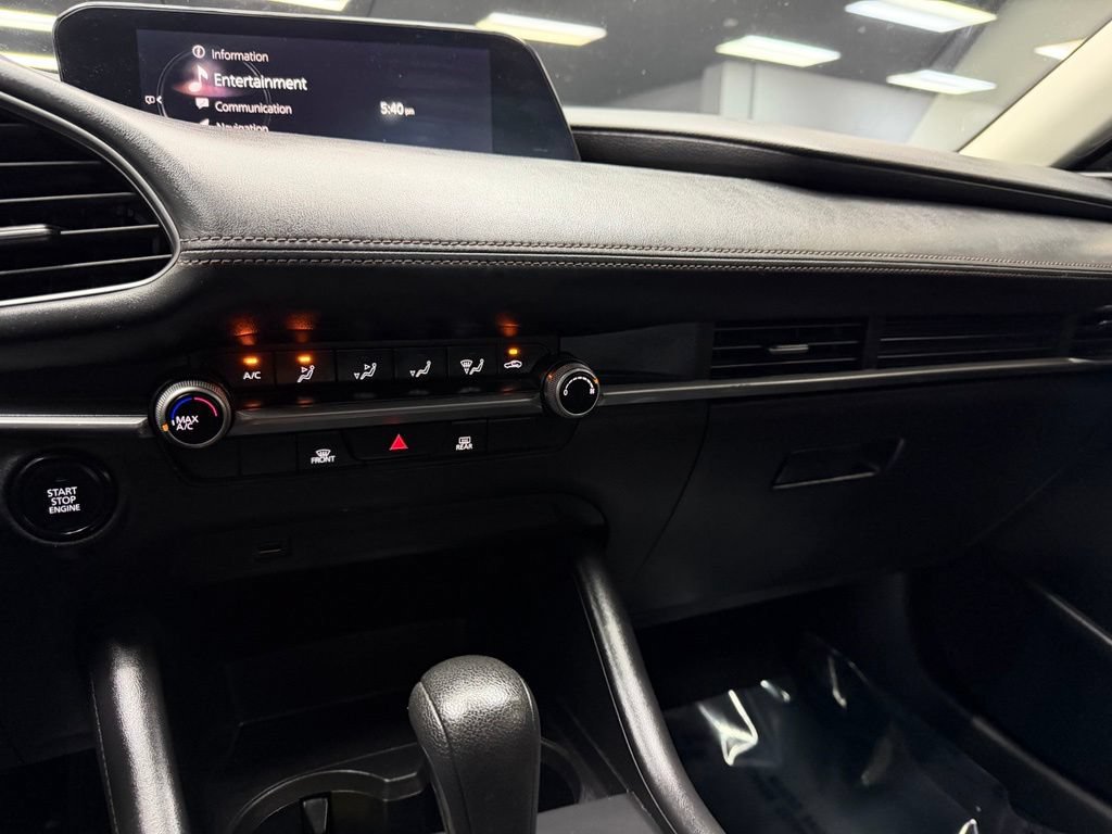 Used 2020 MAZDA MAZDA3 Sedan FWD image 25