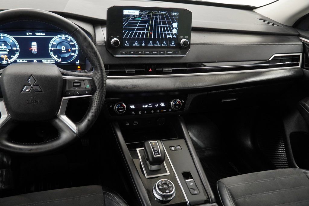 Used 2023 Mitsubishi Outlander SE image 25