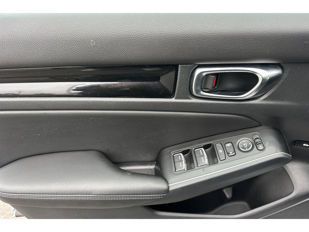 Used 2022 Honda Civic Touring image 11