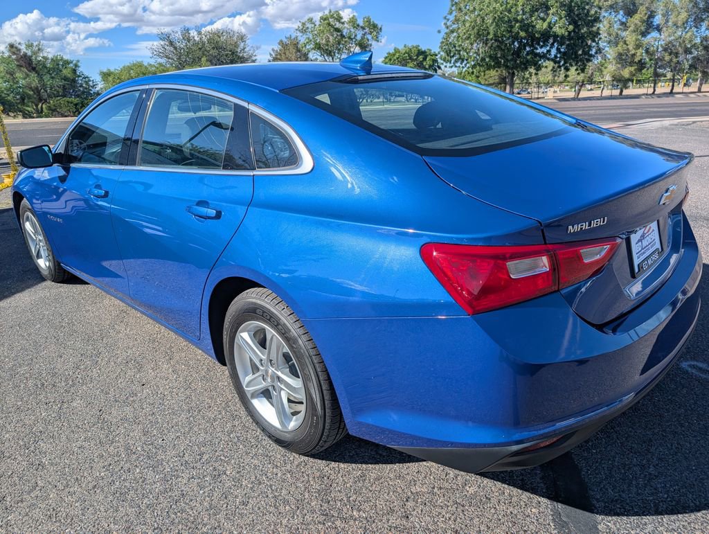 Used 2023 Chevrolet Malibu LT FWD image 3