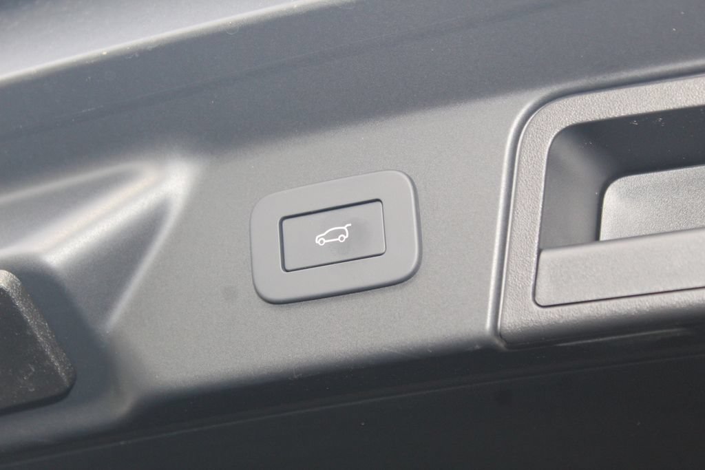New 2026 Land Rover Range Rover Velar Dynamic SE AWD/4WD image 13