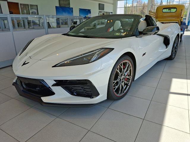 Used 2023 Chevrolet Corvette Stingray Premium Conv w/ Z51 Performance Package image 3