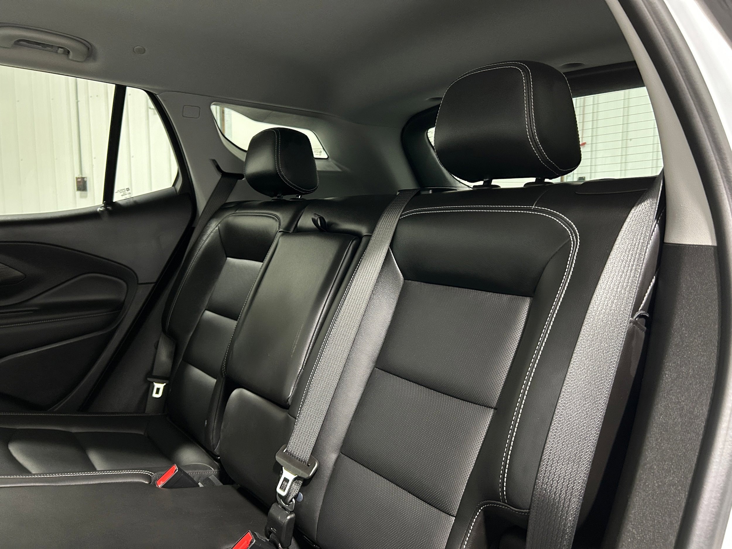 Used 2022 GMC Terrain SLT w/ Infotainment Package II image 28