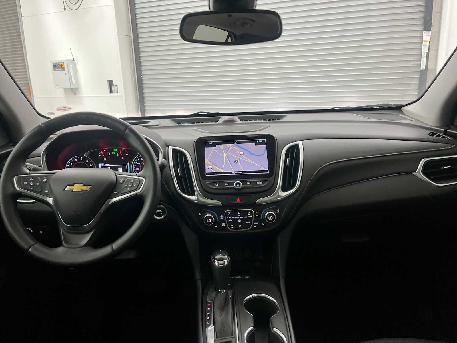 Used 2018 Chevrolet Equinox Premier FWD image 10
