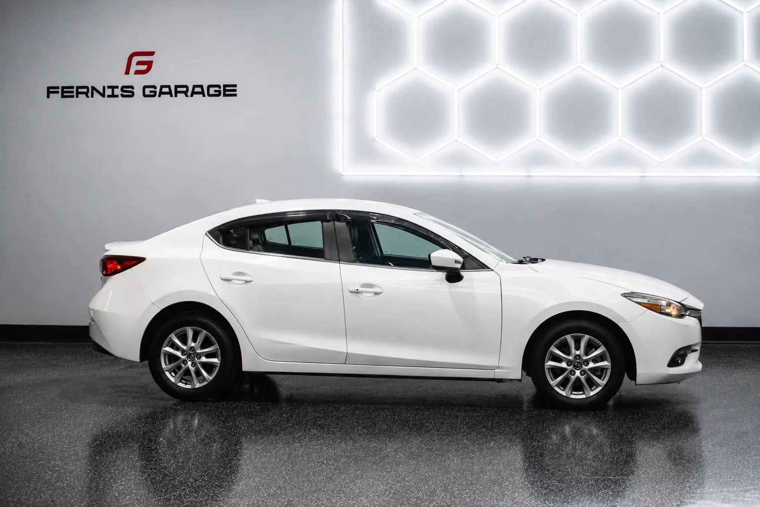 Used 2017 MAZDA MAZDA3 Grand Touring FWD image 2