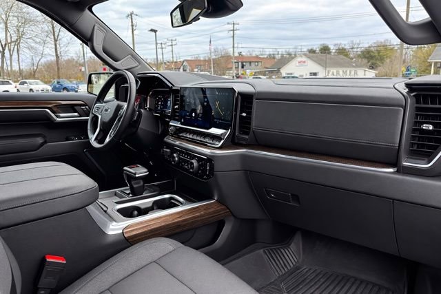 Used 2024 Chevrolet Silverado 1500 RST w/ Z71 Off-Road Package image 16