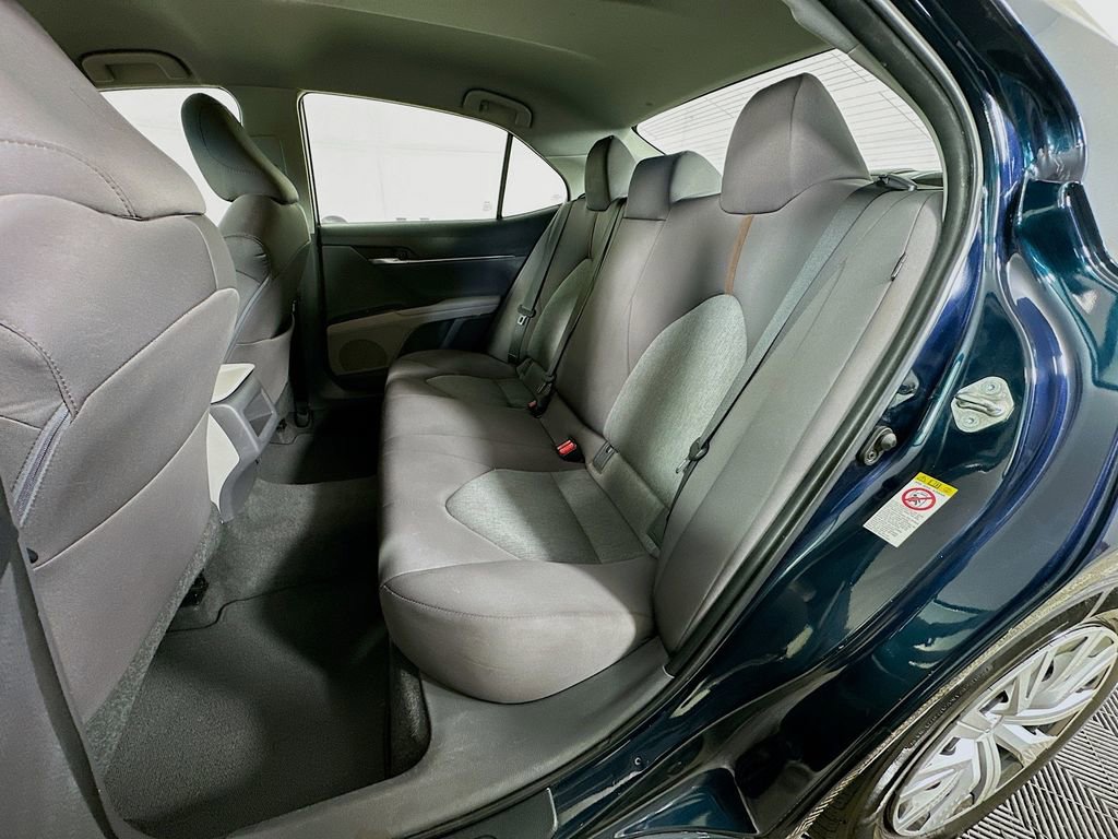 Used 2018 Toyota Camry L image 27