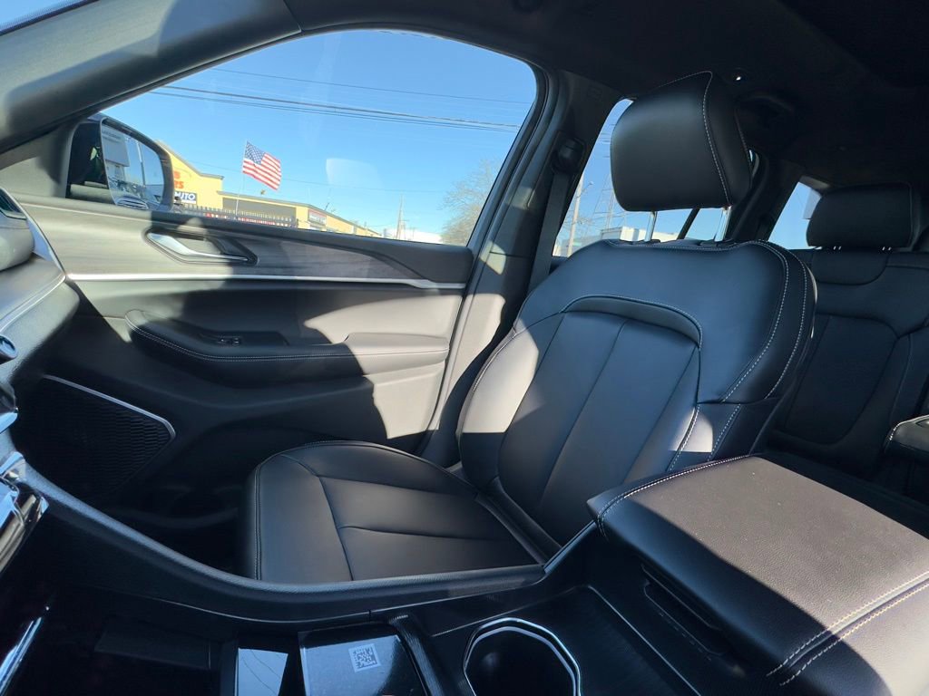 New 2026 Jeep Grand Cherokee Limited image 14