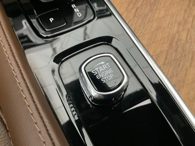 Certified 2023 Volvo XC90 T8 Plus image 17