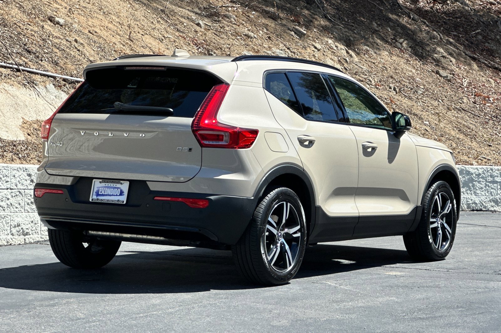New 2026 Volvo XC40 B5 Core image 5