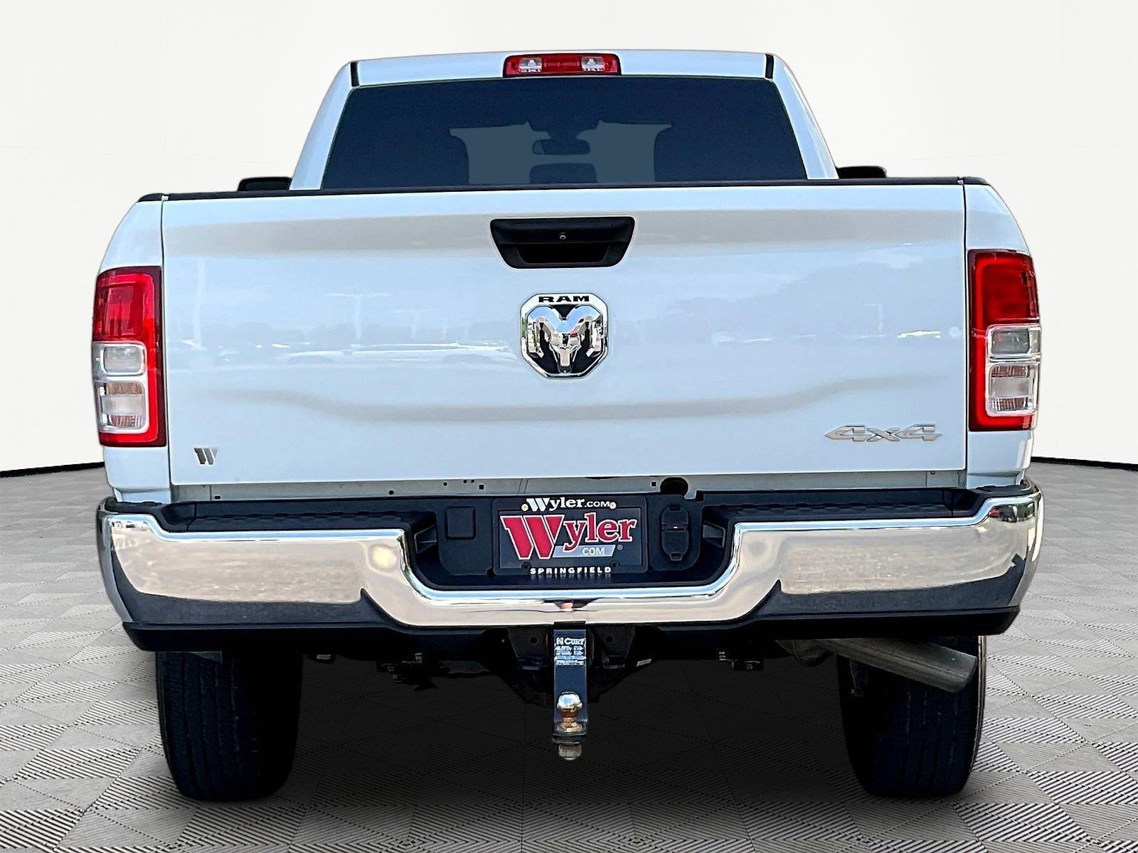 Used 2024 RAM 2500 Tradesman w/ Chrome Appearance Group AWD/4WD image 5