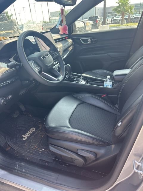 Used 2023 Jeep Compass Latitude AWD/4WD image 10