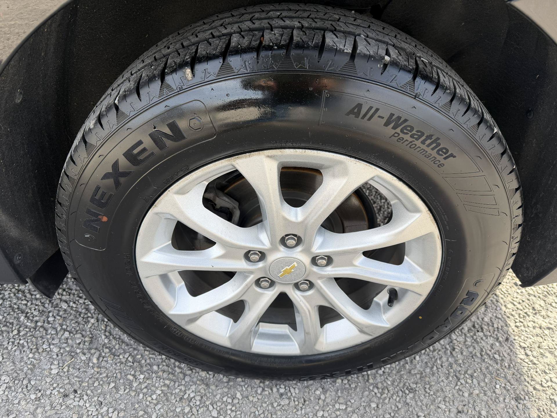 Used 2018 Chevrolet Equinox LT FWD image 9