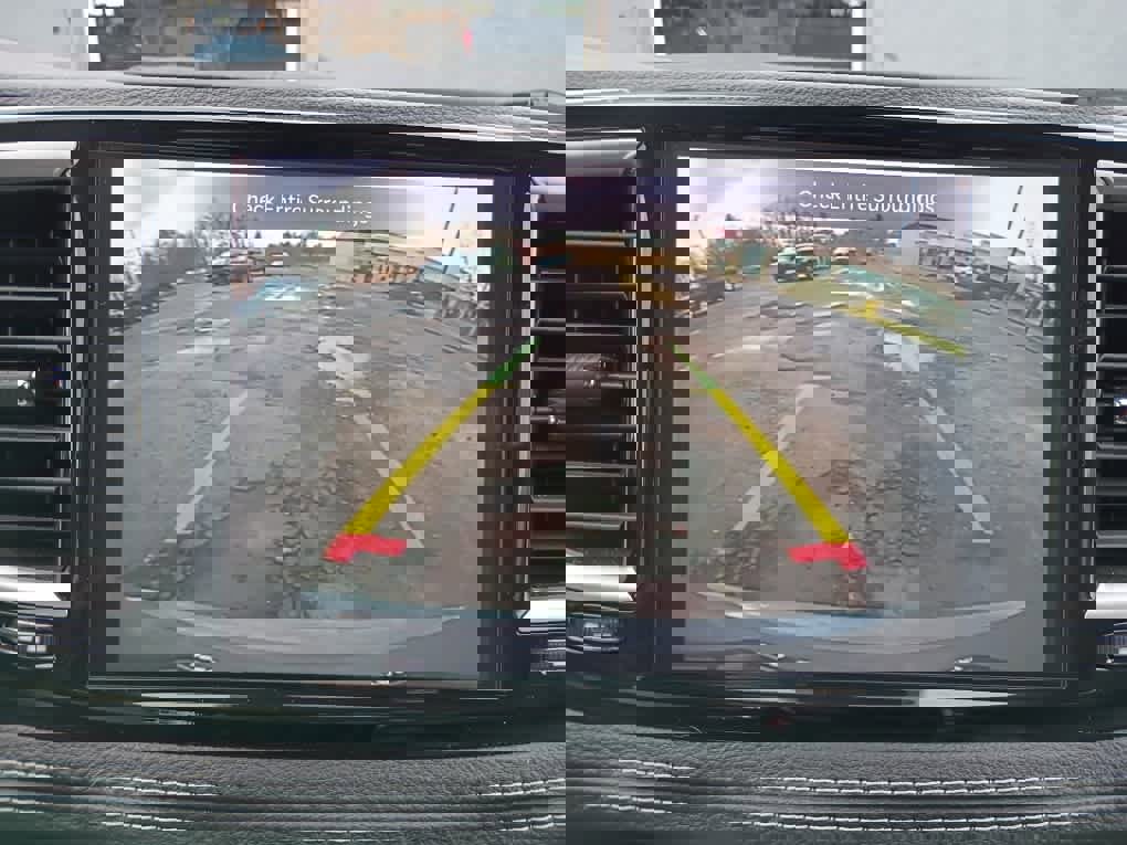 Used 2023 Chrysler Pacifica Touring-L image 23