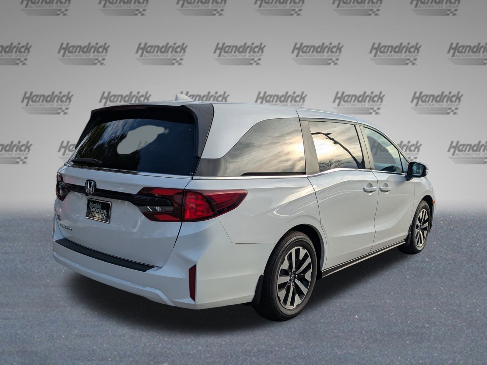Certified 2026 Honda Odyssey EX-L image 5