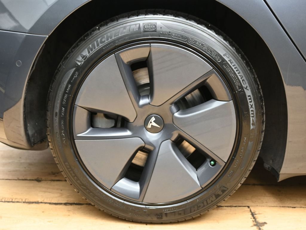 Used 2019 Tesla Model 3 Standard Range image 10