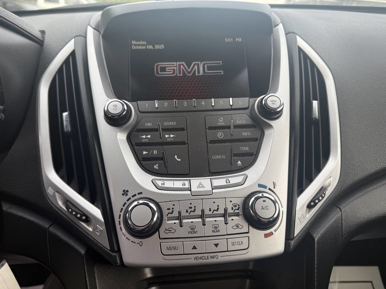 Used 2015 GMC Terrain SLE w/ LPO, Protection Package FWD image 12