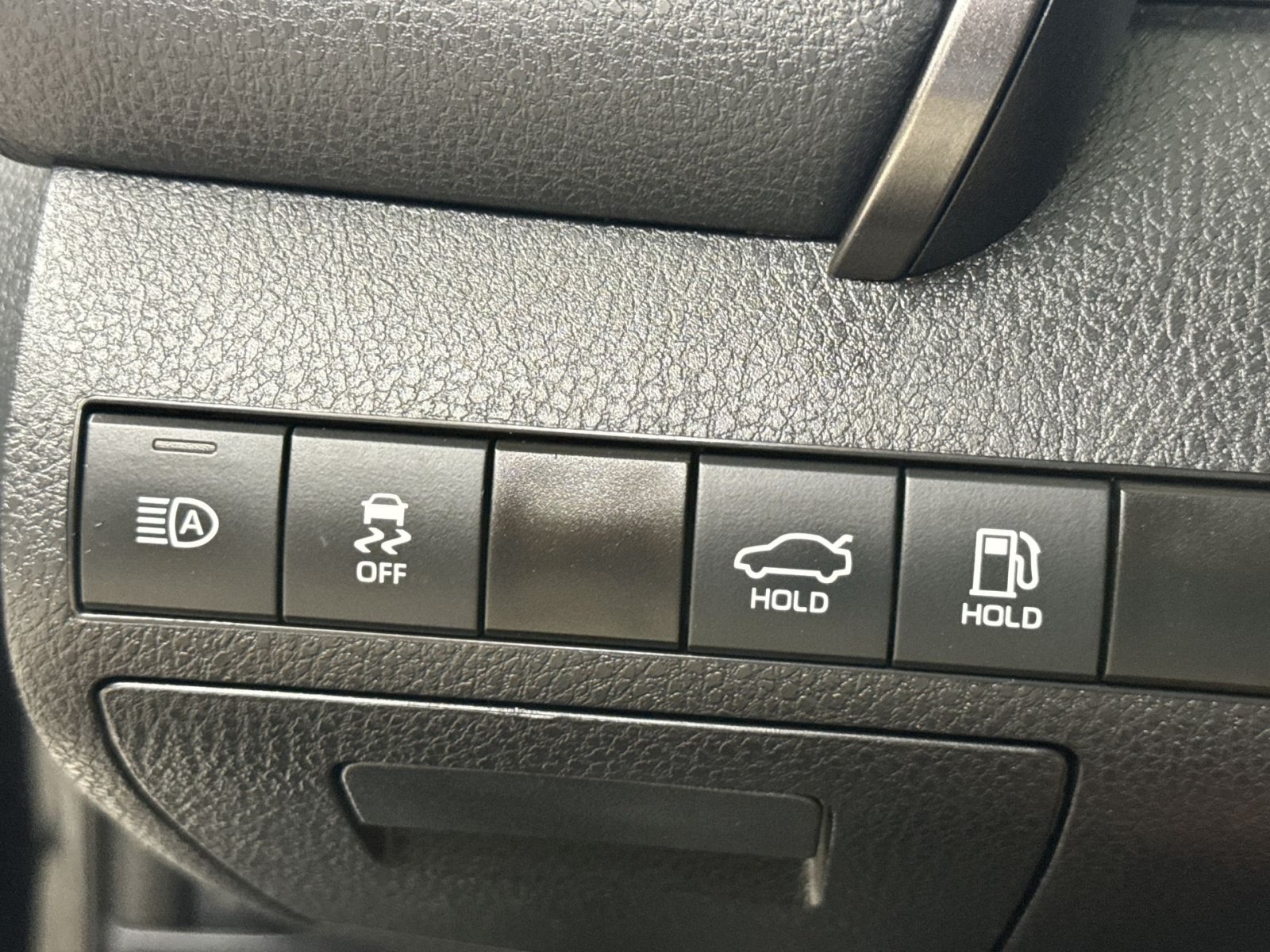 Used 2023 Toyota Camry SE AWD/4WD image 36