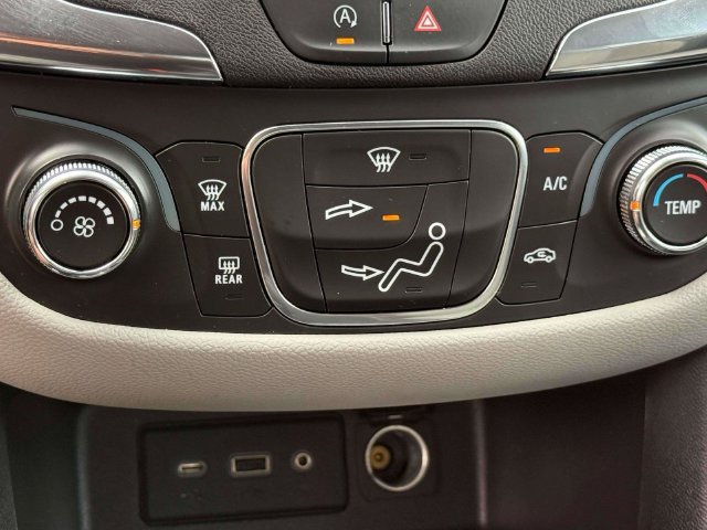 Used 2023 Chevrolet Equinox LS w/ LS Convenience Package FWD image 28